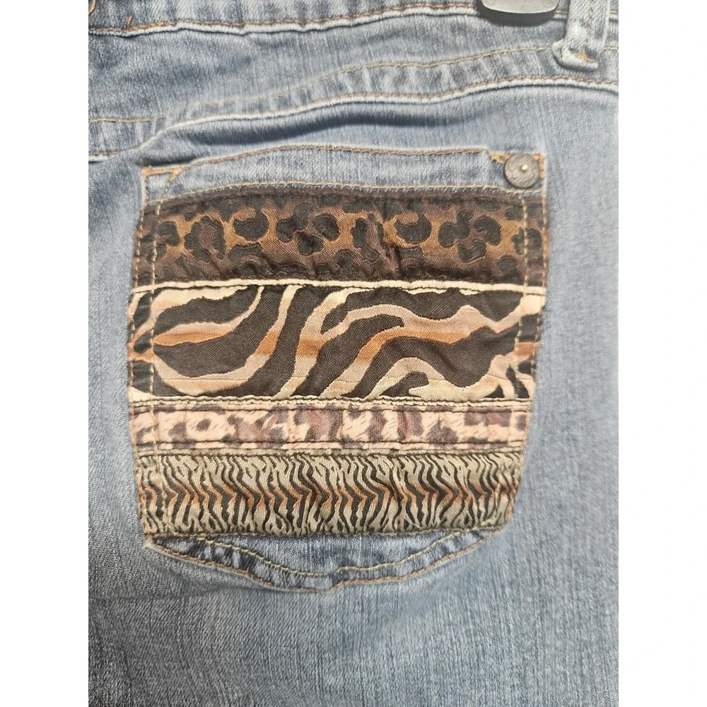 Candies Womens Low Rise Bootcut Jeans Animal Print Pockets Blue Size 7 CB06W20V